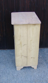 Starožitný noční stolek - 5