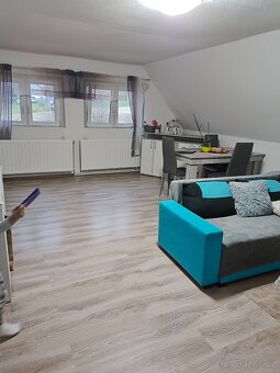 Prodej dvougeneračního rodinného domu - 5