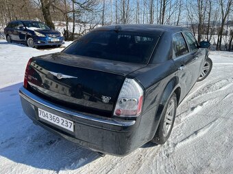 // CHRYSLER 300C SEDAN 3.0 CRD 2007 // DÍLY - 5