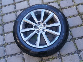 LETNÍ ALU KOLA 5X112 215 55 17 VW ORIGINÁL - 5