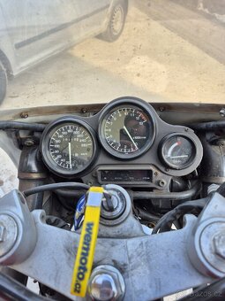 Yamaha FZR 600 - 5