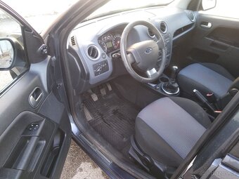 Ford Fusion 1,4 - 5