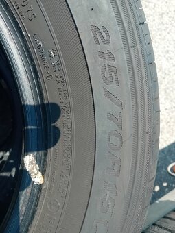 Prodám Sadu pneu 215/70/15/ C ,Zátěžové - 5