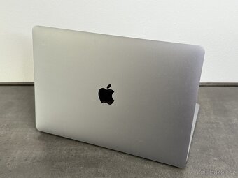 MacBook Air 13" 2020 / 256GB / i3 / 8GB / Space Gray - 5