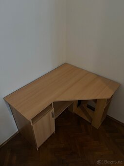 Rohový PC stůl se skříňkou a policemi - 5
