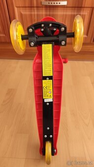 Dětská koloběžka Auta Scooter Mondo Twist & Roll - 5