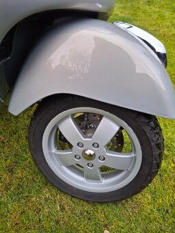Vespa GTS 300 Touring - 5