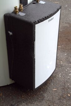Prodám akumulační nádrž Vaillant s přímím ohřevem teplé vody - 5