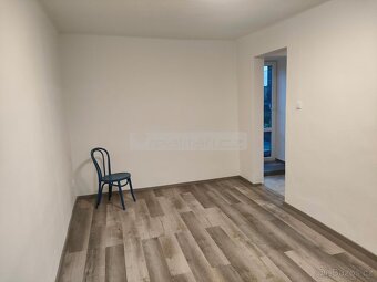 Pronájem bytu 2+1 se zahrádkou a parkovacím stáním v Sedlci, - 5