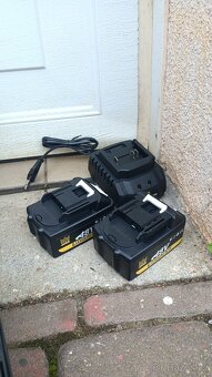 Střední aku sada nářadí - vrtačka,flexa,utahovák - NOVÉ - 5