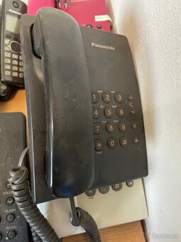 Stolni telefony a telefonni ustredna - 5