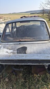 Škoda 105 karoserie - 5