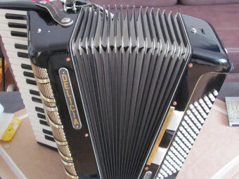 Delicia Melodia VI, 96 basů - 5