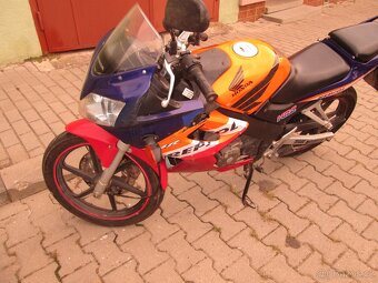 Honda CBR125R - 5