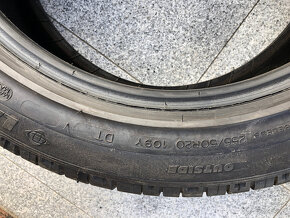Prodám 2 x celoroční pneu M+S značky Michelin Latitude - 5