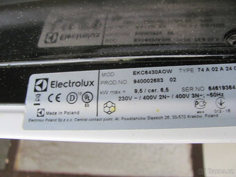 SKLOKERAMICKÝ SPORÁK ELECTROLUX - 60cm - GRIL - 5
