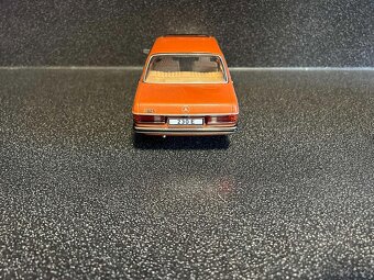 Mercedes Benz 230 E w123 1:18 - 5