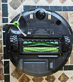 Robotický vysavač irobot roomba I7 pouzity, plne funkcni - 5