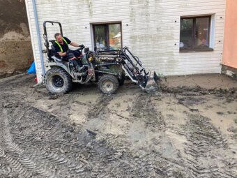 Zemní a výkopové práce malotraktor s čelním nakladačem - 5