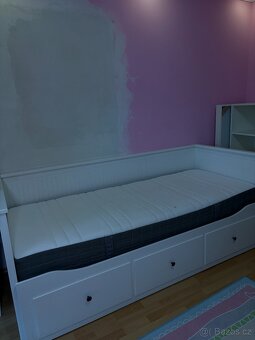 Bílá postel IKEA HEMNES s matrací - 5
