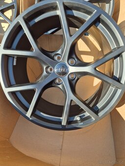 5x112 r19 Audi RS3 Y Black edice - 5