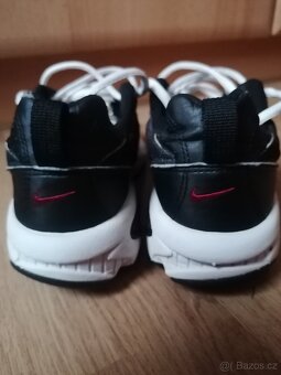Botasky NIKE - 5