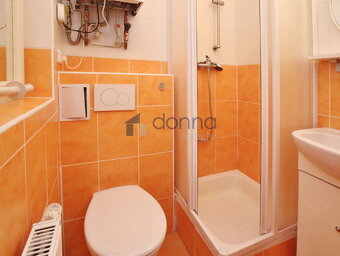 Pronájem bytu 2+kk, 42m2, 3. patro bez výtahu, ul. Plaská, P - 5