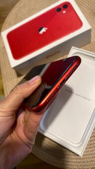 iPhone 11 64GB Red, super stav - 5