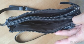 Černá Cross Body kabelka - 5