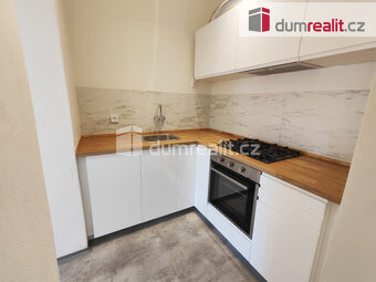 Světlý byt 2+1 s balkonem, 62 m2 + 2,9 m2 balkon, 1.patro, O - 5