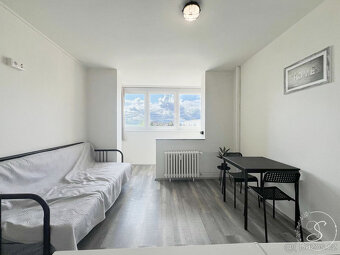 Pronájem bytu 1+kk, 25 m2, Praha - 5