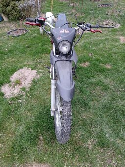 Yuki 250ccm - 5