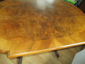 Prodej starožitného  dřevěného stolu ...v dobrém stavu - 5