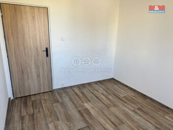 Pronájem bytu 3+1, 72 m², Rovná - 5
