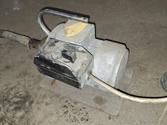 Elektrický ponorný vibrátor na beton - 5