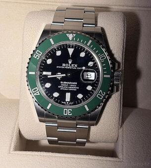Originální Rolex Submariner Date 2023 Green Lunette LC 100 - 5