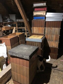 Prodám 9 x včelí úl - míra 39x24 - 5