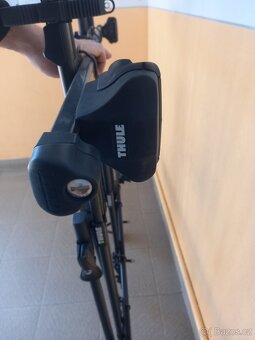 Držáky na kola a příčníky na hagusy Thule - 5
