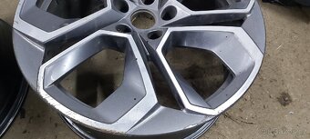 Ale kola Octavia 3 RS r19 - 5
