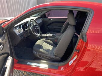 Ford Mustang 4,6 GT V8 224kW - 5