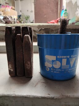 Raznice staré různých velikostí čísla a písmena - 5