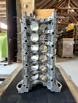 Blok motoru V12 - 5