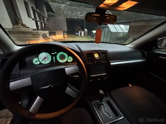 Chrysler 300c V6 2,7L 185xxx km pěkný stav - 5