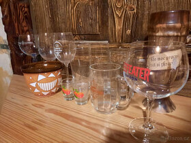 Skleničky různé, misky, sítko - 5