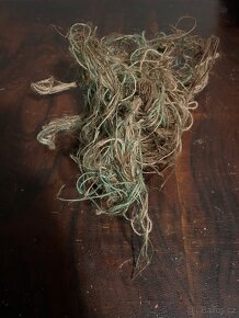 Maskovací přehoz/základ na ghillie/ a nějaký zbytek juty. - 5