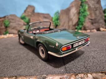 Prodam model 1:18 Triumph spitfire MK4 - 5