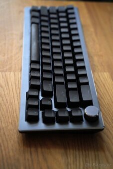 Mechanická klávesnice Cooler master ck721 - 5