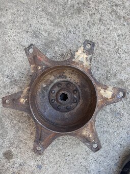 střed zadního kola ČZ 175/501 - skútr, prase - 5