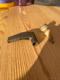 Náhradní díly na Lanci Prisma, Thema, Fiat - 5