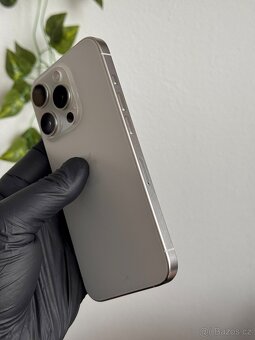 iPhone 15 Pro 128GB bílý - 5